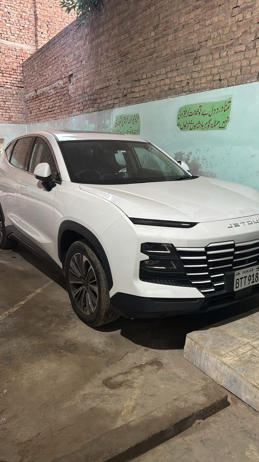 Jetour Dashing Deluxe 2026 in white, Lahore